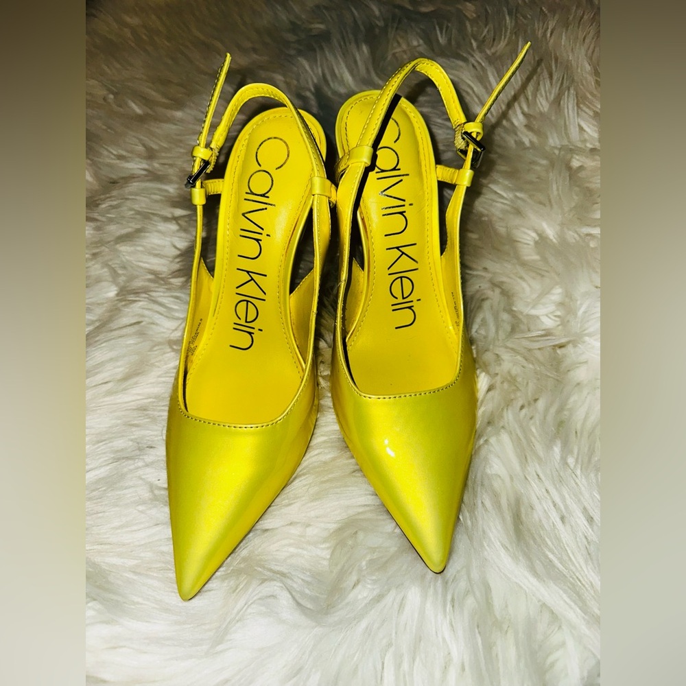 Calvin Klein Amaria Pointed Toe Slingback Pump Shoe - Picture 2 of 7
